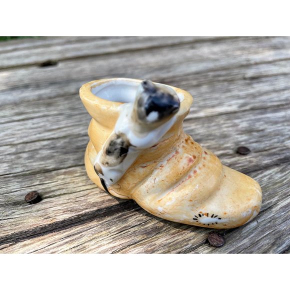 Vintage Miniature Shabby boot planter vase with cat/Kitten - Picture 2 of 11